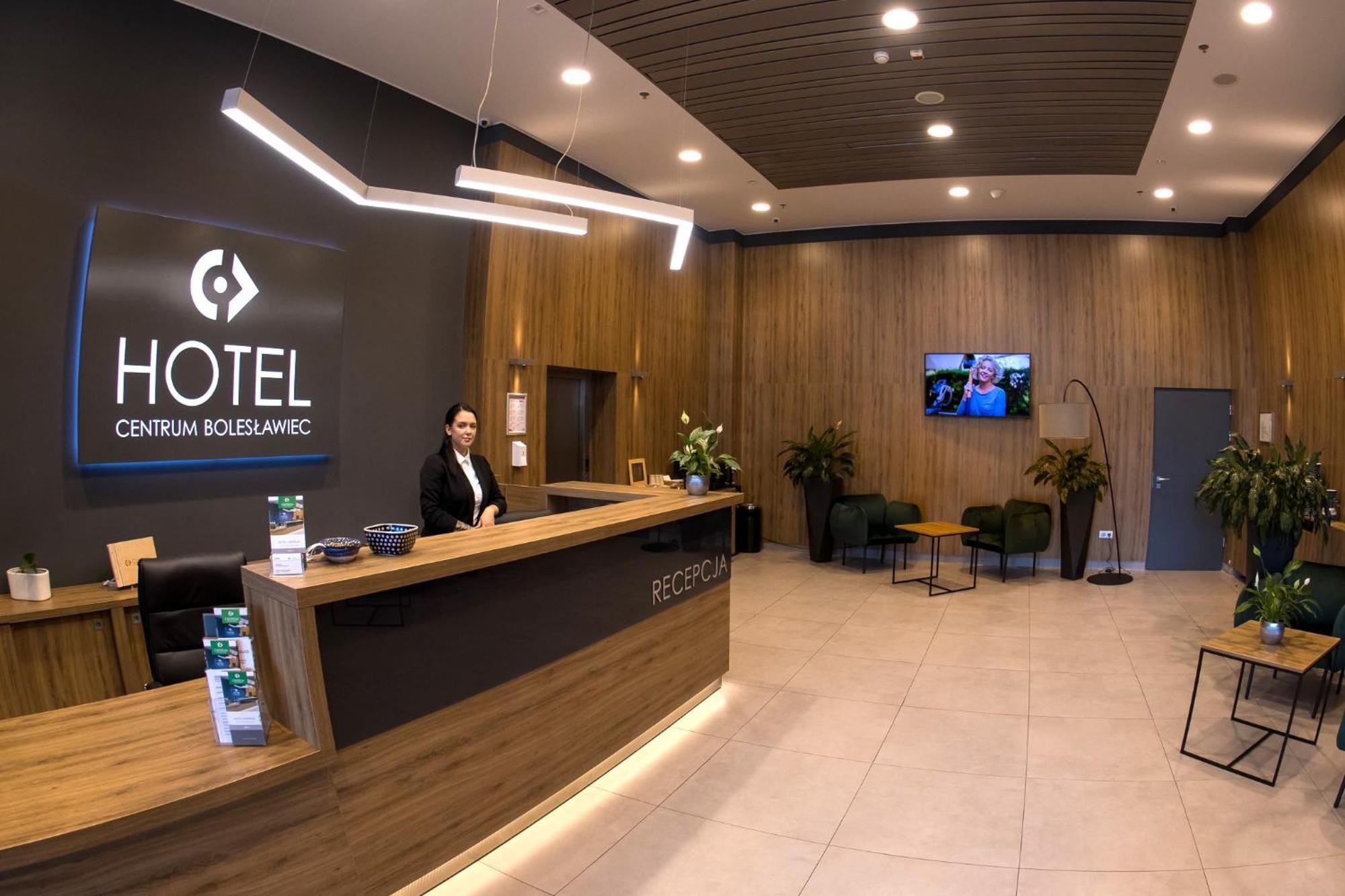 Hotel Centrum Boleslawiec  Bagian luar foto