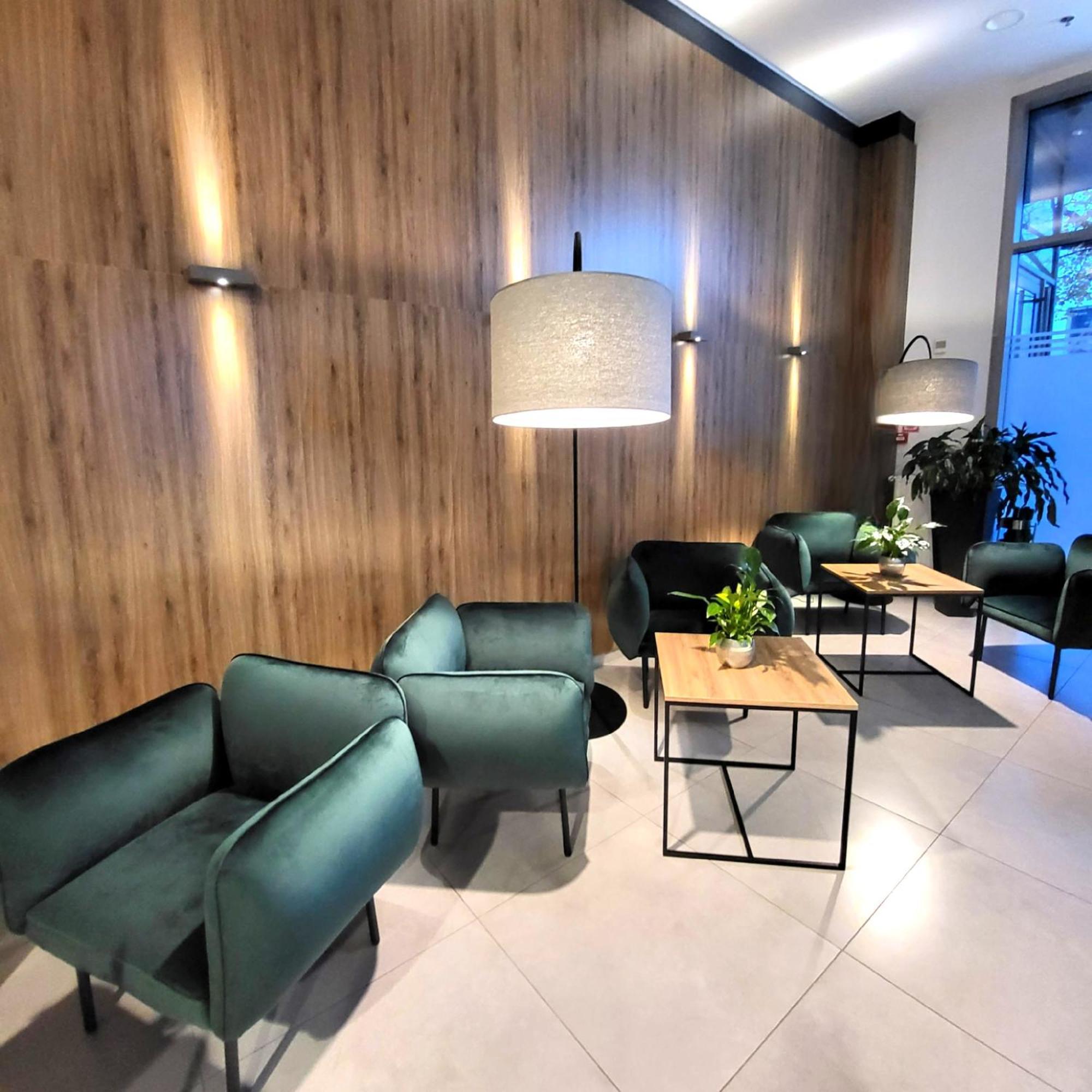 Hotel Centrum Boleslawiec  Bagian luar foto