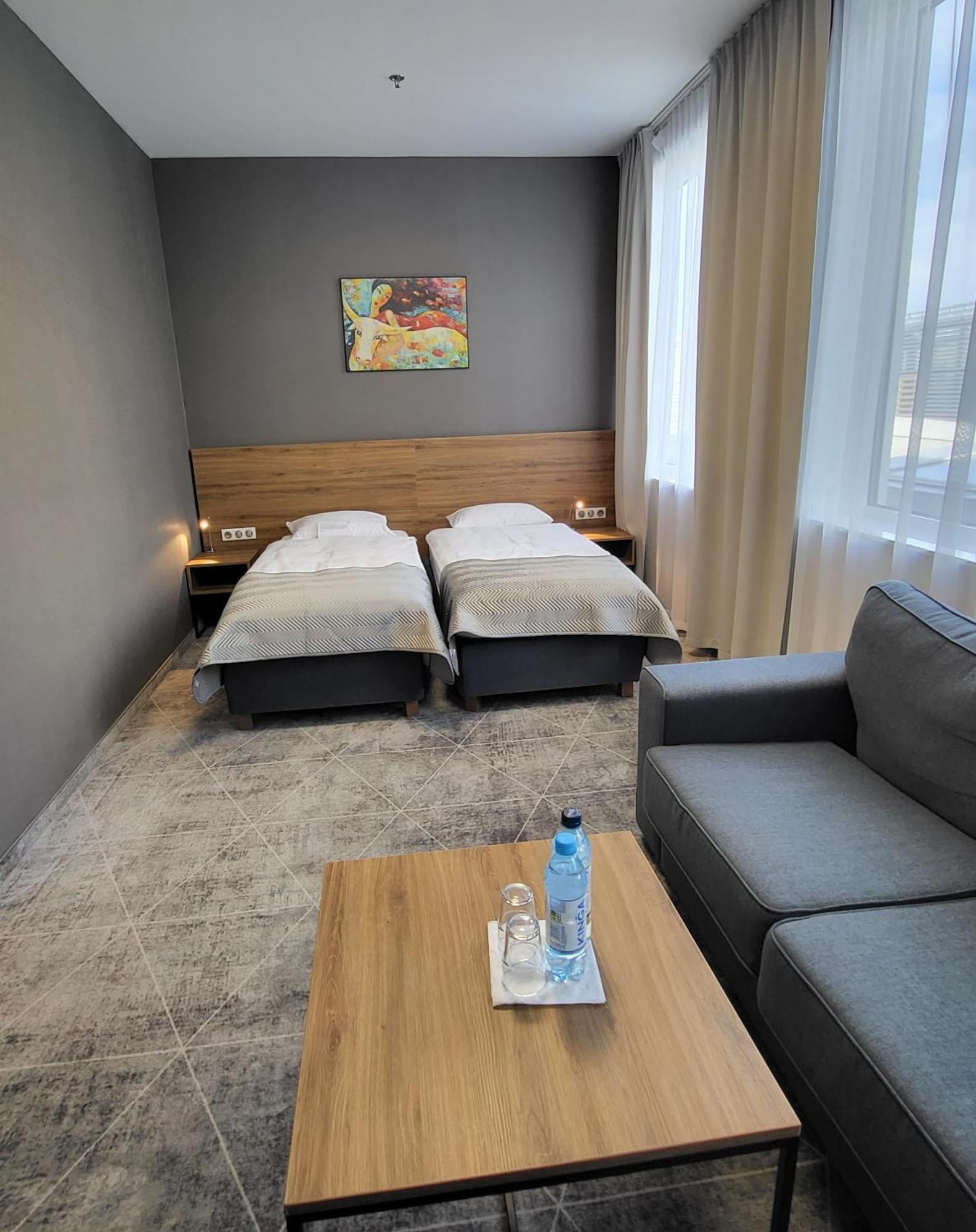 Hotel Centrum Boleslawiec  Bagian luar foto